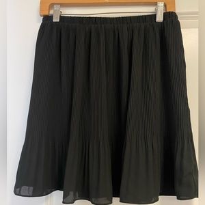 Bb Dakota Steve Madden black pleated skirt. Women’s size M